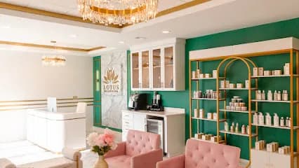 Lotus Wellness Spa - Head Spa